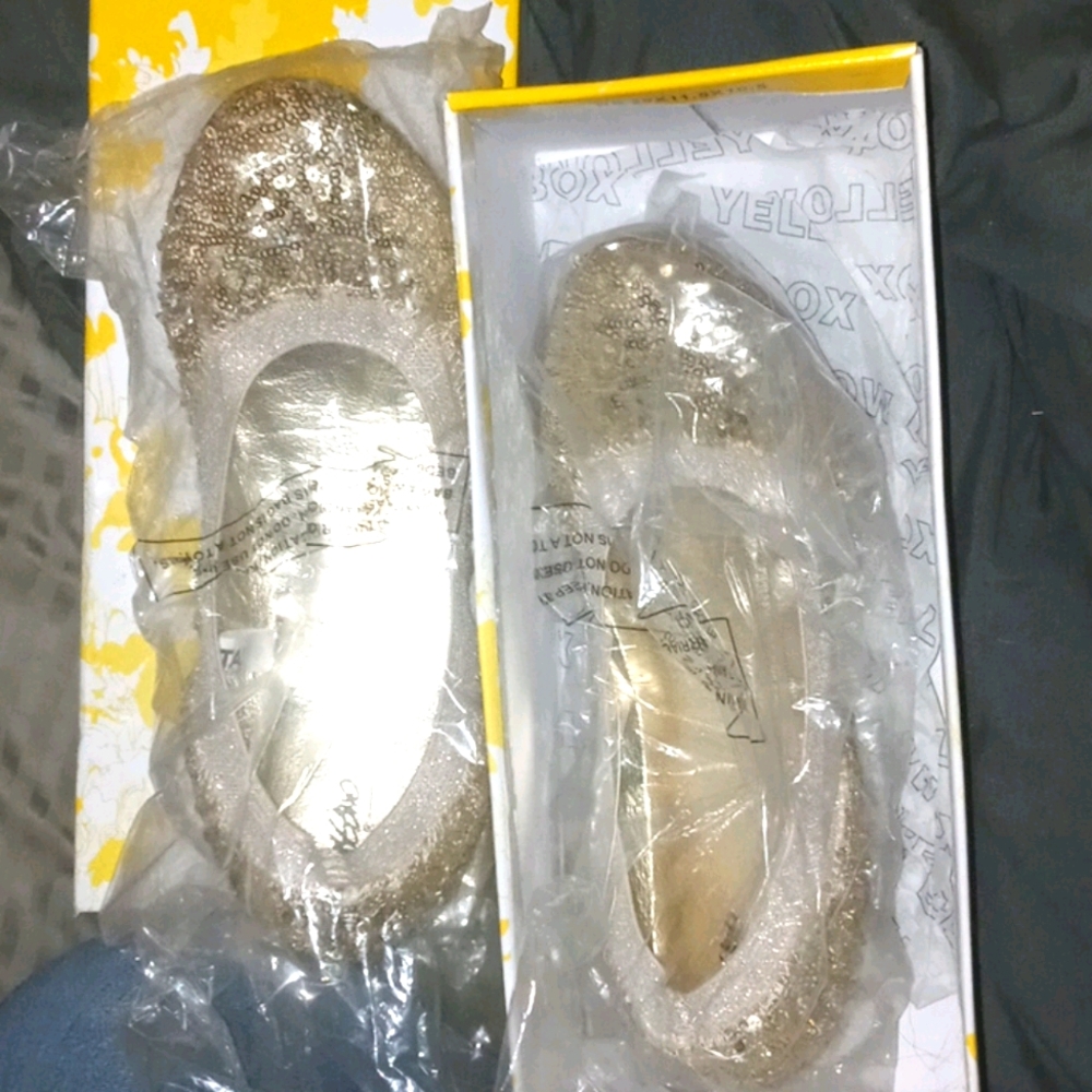 Women's size 8 Mossimo Supply Company Flats